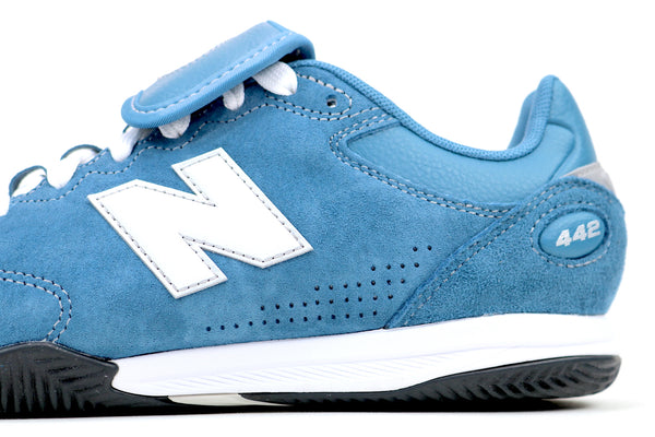 New Balance 442