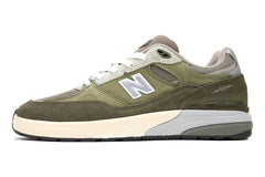 Andrew Reynolds 933JKL WIDE